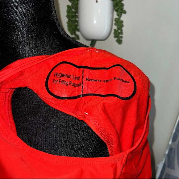 New with tag Nicole Miller Women's V Wire Shirred Bandeau One Piece - Picture 9 of 10